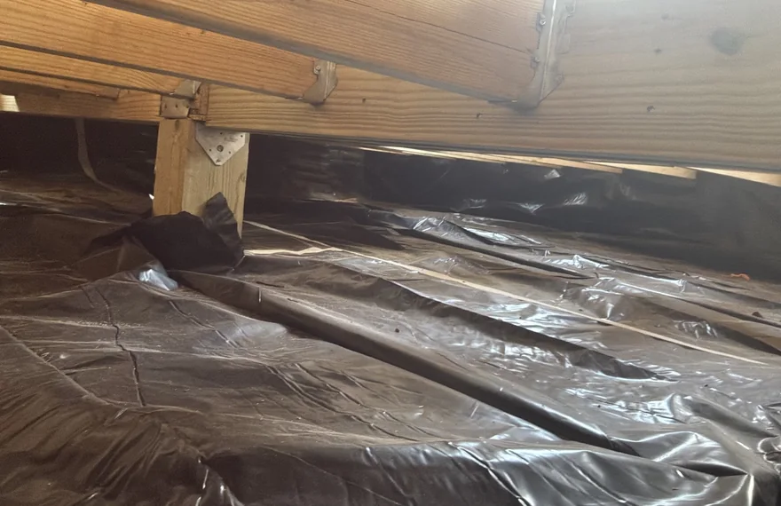 Crawl Space & Vapor Barriers - service photography